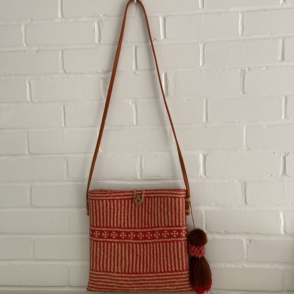 Red and Tan Rattan Woven Crossbody Bag - Colorful Liner With Drawstring - New